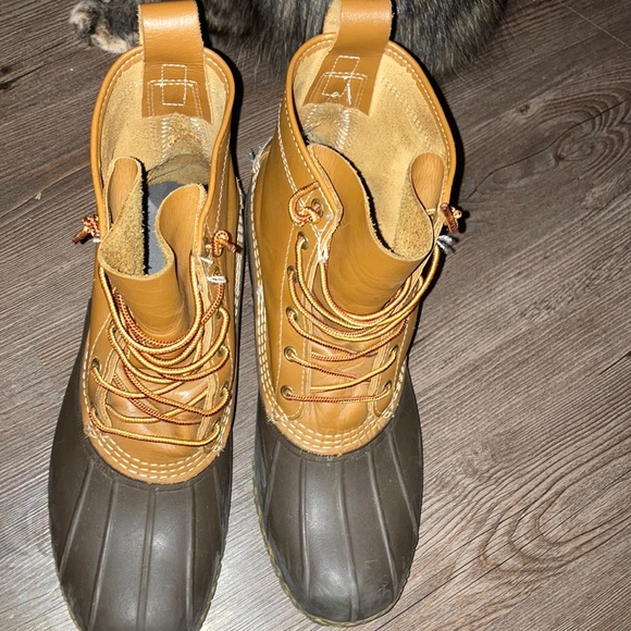 LL Bean boots barely worn they are size 11 in men’s great condition. - Picture 3 of 4